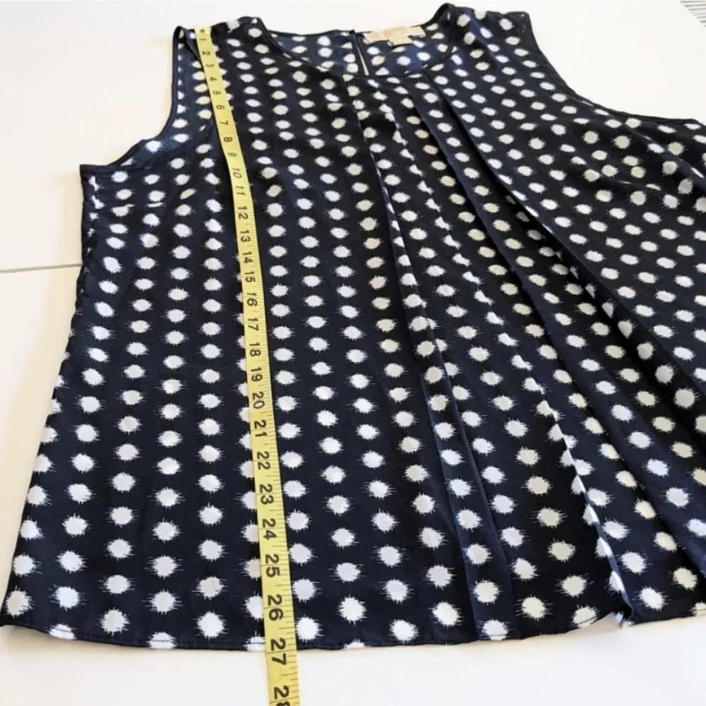 Michael Kors Blouse Shell Navy Blue White Polk-a-dot Tank Pleated Sleeve…
